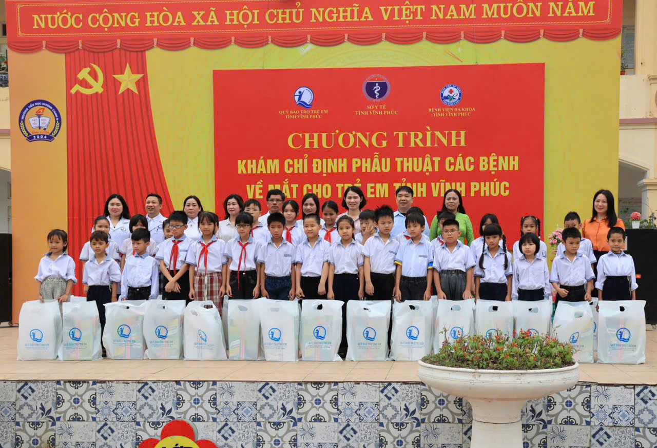 ánh mắt trẻ thơ 2025