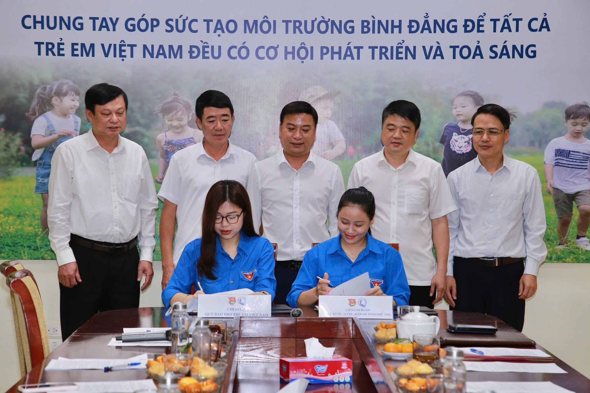  Lễ ký kết Biên bản ghi nhớ “Tăng cường kết nối nguồn lực, chung tay hỗ trợ trẻ em có hoàn cảnh khó khăn trên địa...