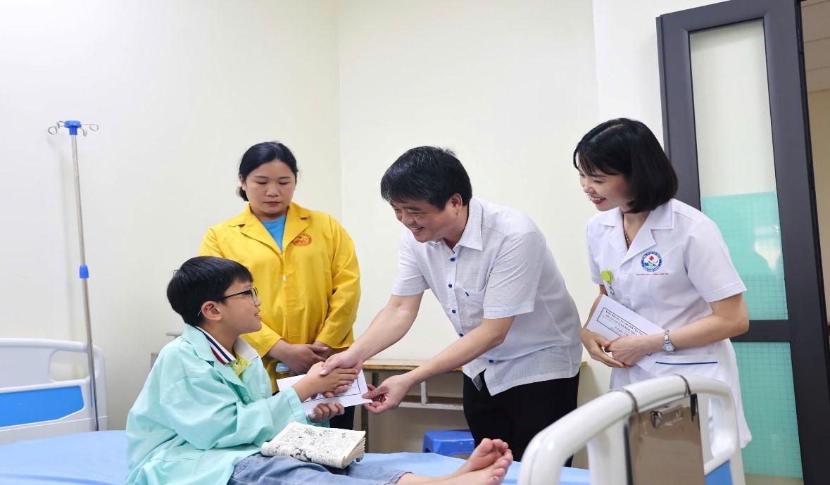 Quỹ Bảo trợ trẻ em tỉnh Phú Thọ trao hỗ trợ  50 trẻ em có hoàn cảnh khó khăn mắc bệnh ung thư, bệnh hiểm nghèo...