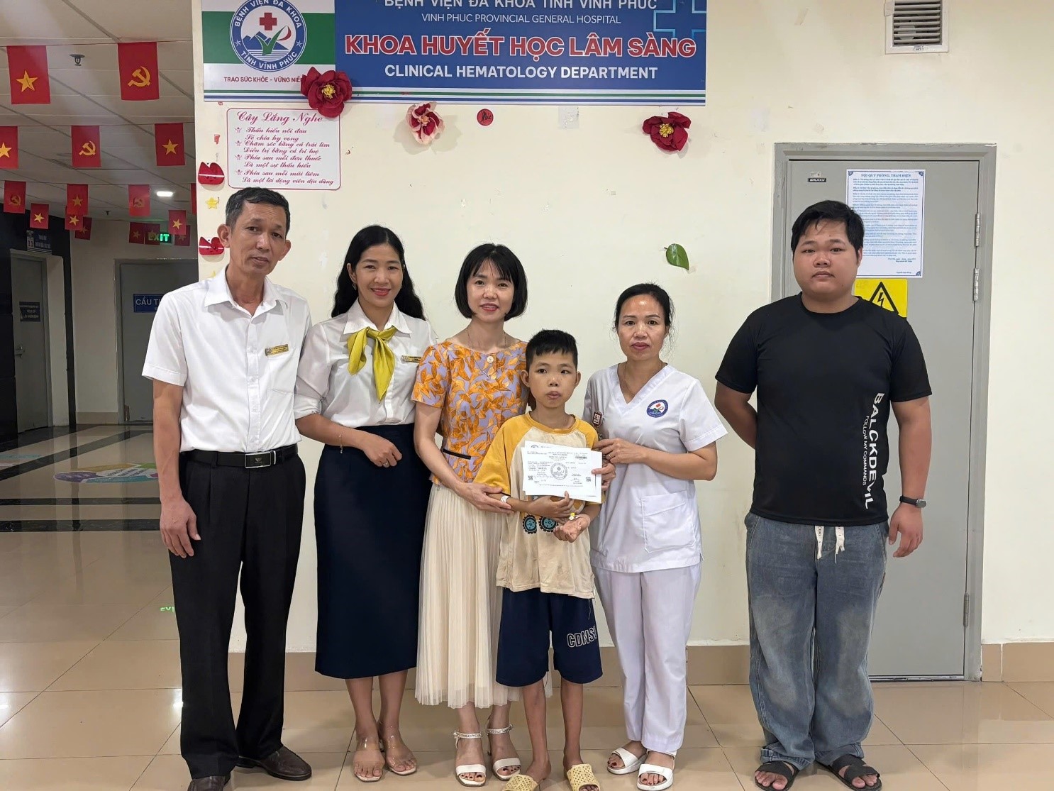 Trao hỗ trợ cho bệnh nhi có hoàn cảnh khó khăn đang điều trị tại Bệnh viện Đa khoa Vĩnh Phúc