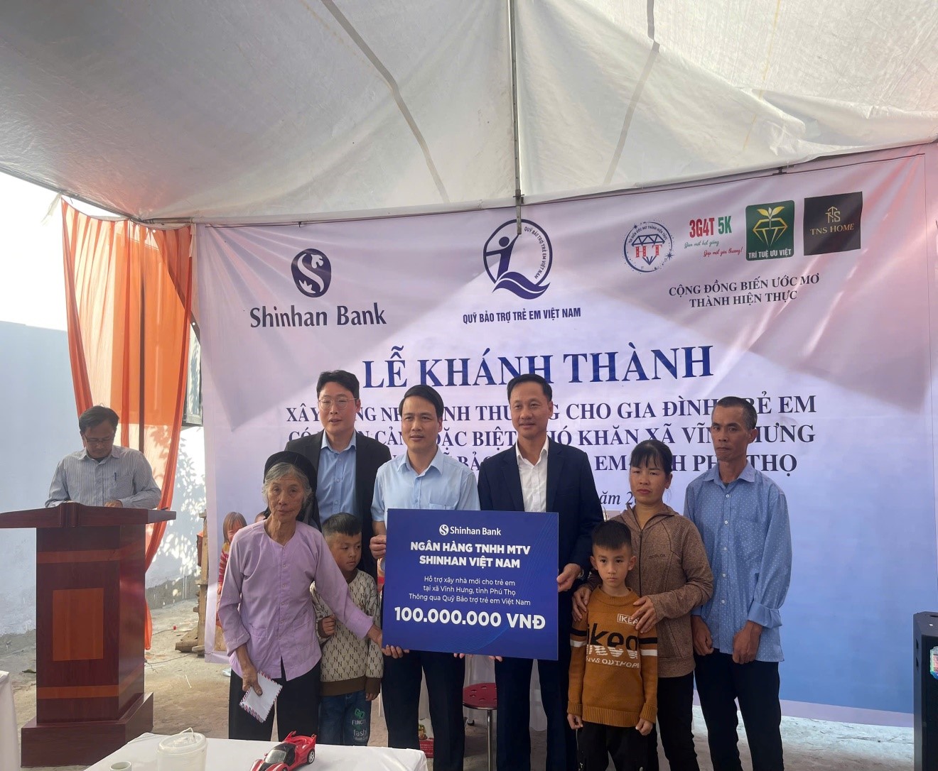 Quỹ Bảo trợ trẻ em tỉnh Phú Thọ tổ chức Lễ khánh thành nhà tình thương cho gia đình trẻ em có hoàn cảnh đặc biệt,...