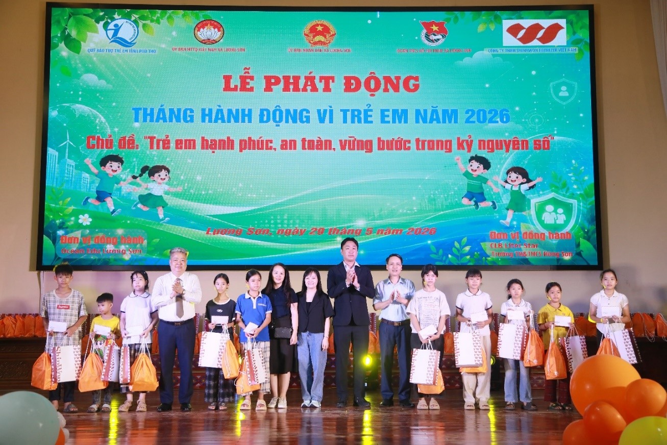 Quỹ Bảo trợ trẻ em tỉnh Phú Thọ trao 405 triệu đồng hỗ trợ trẻ em vùng đồng bào dân tộc, miền núi khó khăn tại...